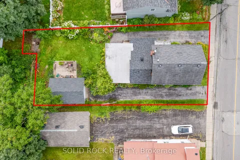 33A and 33B Napoleon Street, ON K7C 2X4