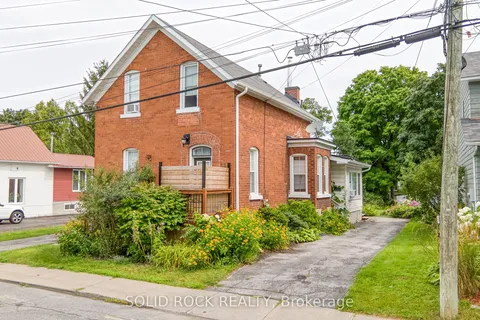 33A and 33B Napoleon Street, ON K7C 2X4