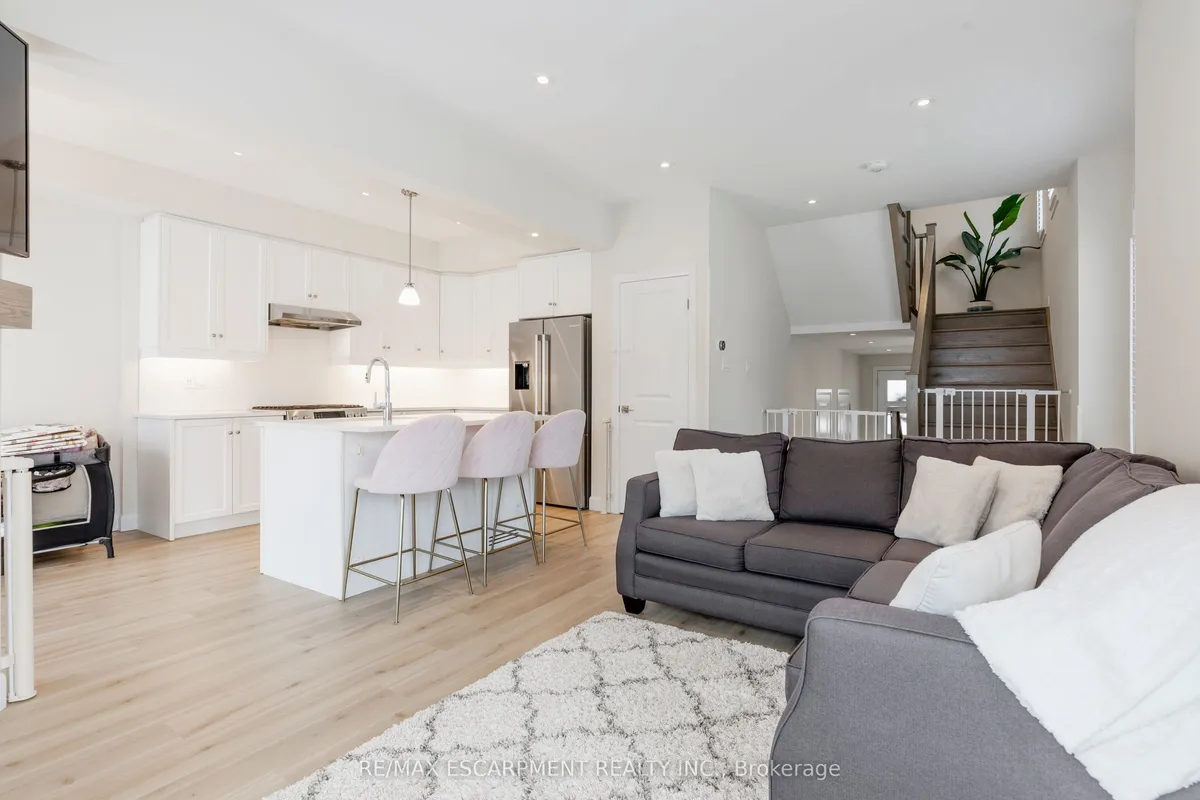 31 Southam Lane, ON L9C 0E9