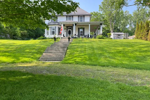 337 George Street, ON N5L 1C5