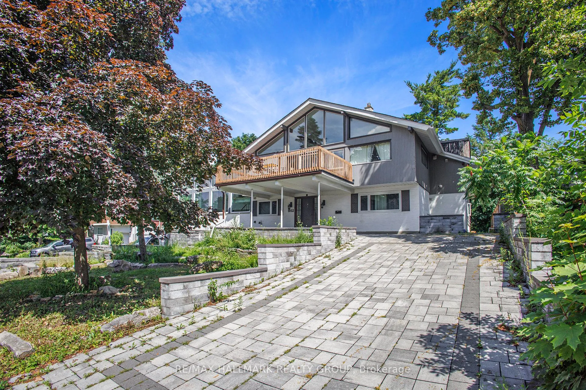 1053 Chelsea Drive, ON K1K 0M7