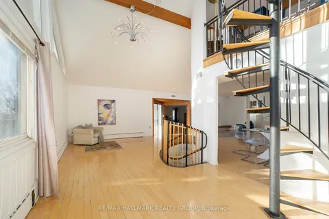 1053 Chelsea Drive, ON K1K 0M7