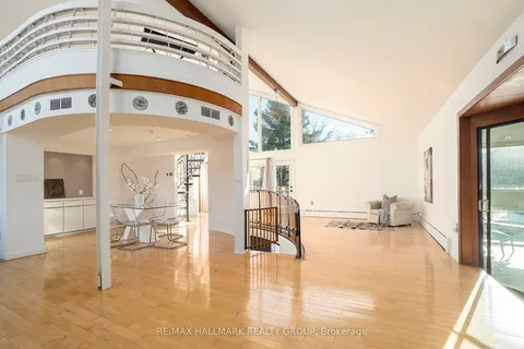 1053 Chelsea Drive, ON K1K 0M7