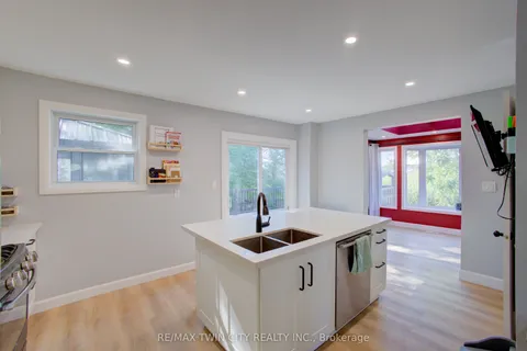 765 Woodhill Drive, ON N1M 3N2