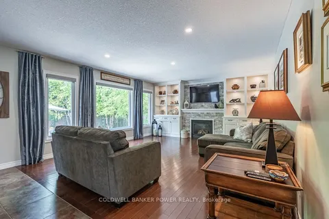 6 Fieldstone Crescent, ON N0L 1R0