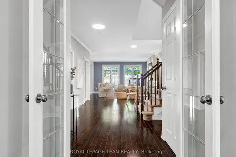 121 Bandelier Way, ON K2S 0C2