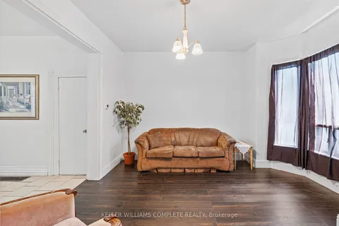 109 Sanford Avenue, ON L8L 5Z1