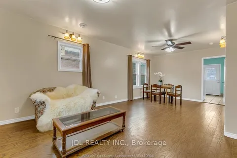 721-723 Campbell Avenue, ON N9B 2H6