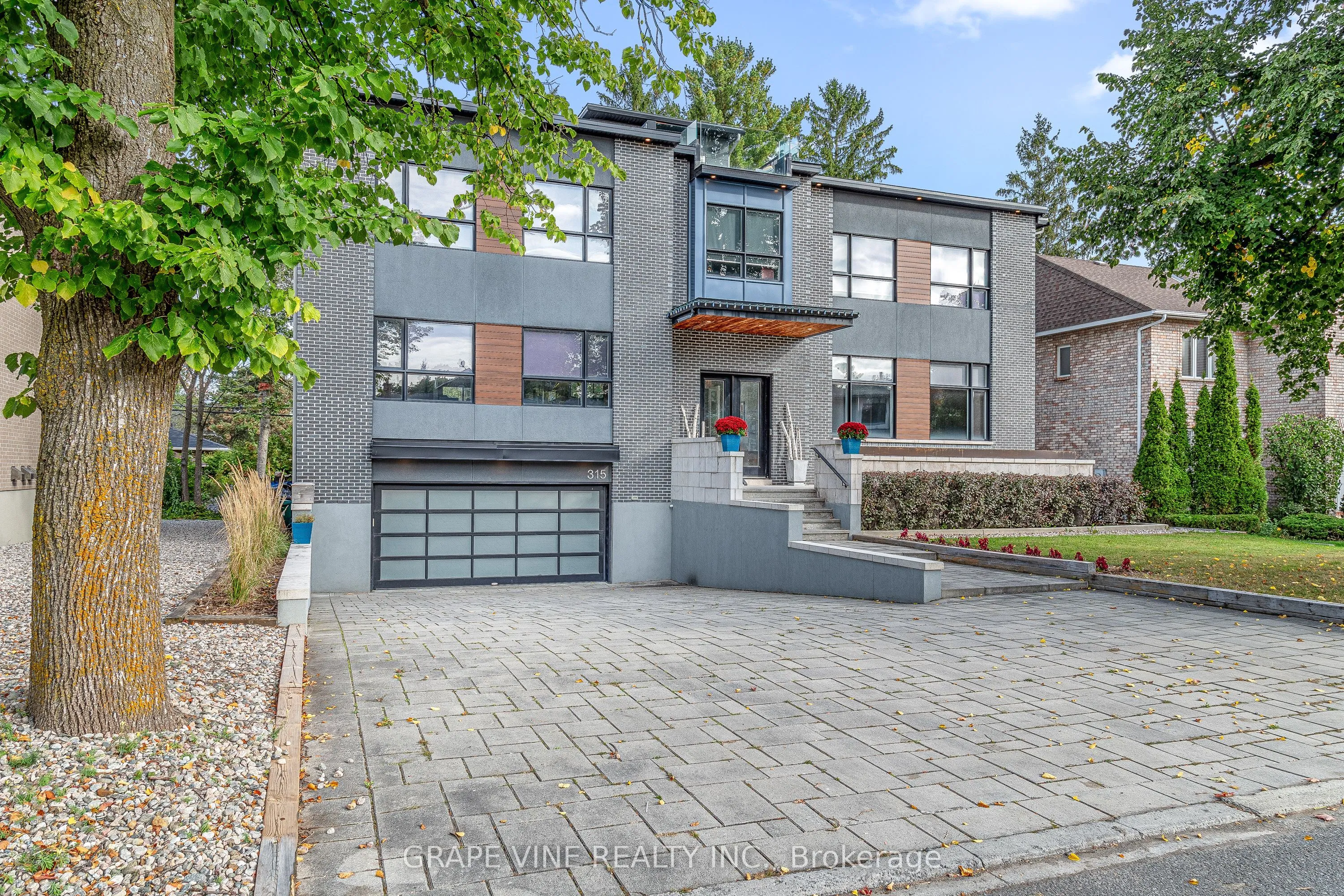 315 Crestview Road, ON K1H 5G4