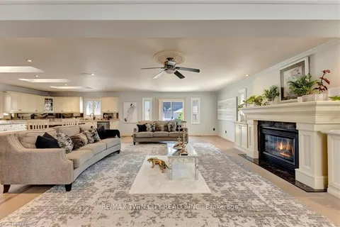 1 Bowen Lane, ON N3T 6G3