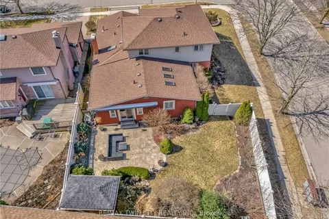 1 Bowen Lane, ON N3T 6G3