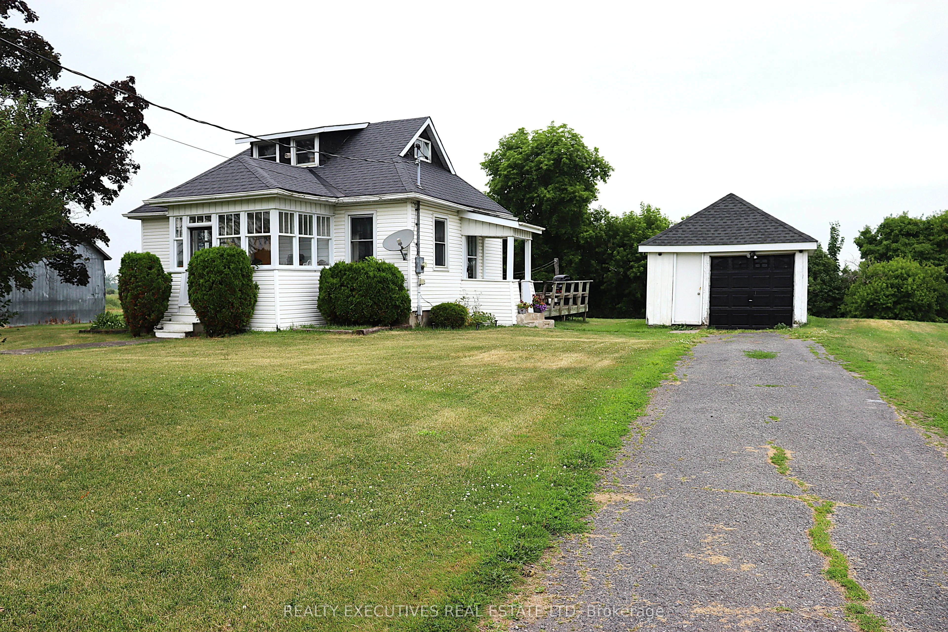 2577 County Rd 7 Road, ON K0C 1H0