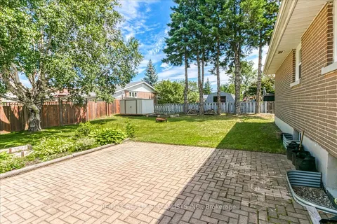 2296 Madison Avenue, ON P3A 2R3
