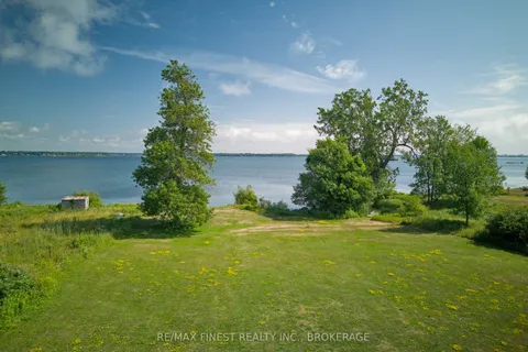 10 Front Road, ON K0H 2S0