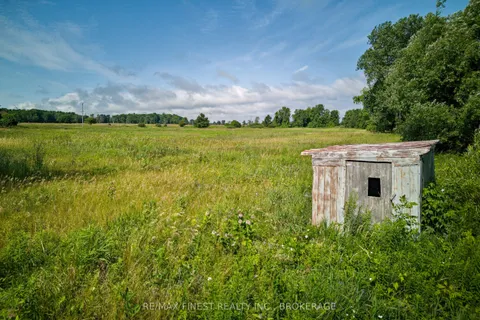 10 Front Road, ON K0H 2S0