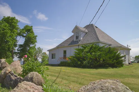 10 Front Road, ON K0H 2S0