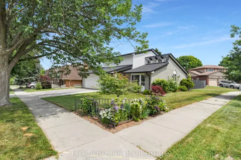 30 Blue Spruce Court, ON N2N 1L1