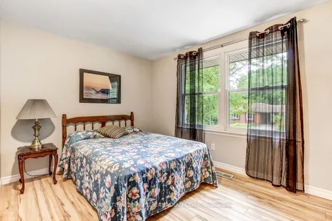 440 Castlegrove Boulevard, ON N6G 1K8