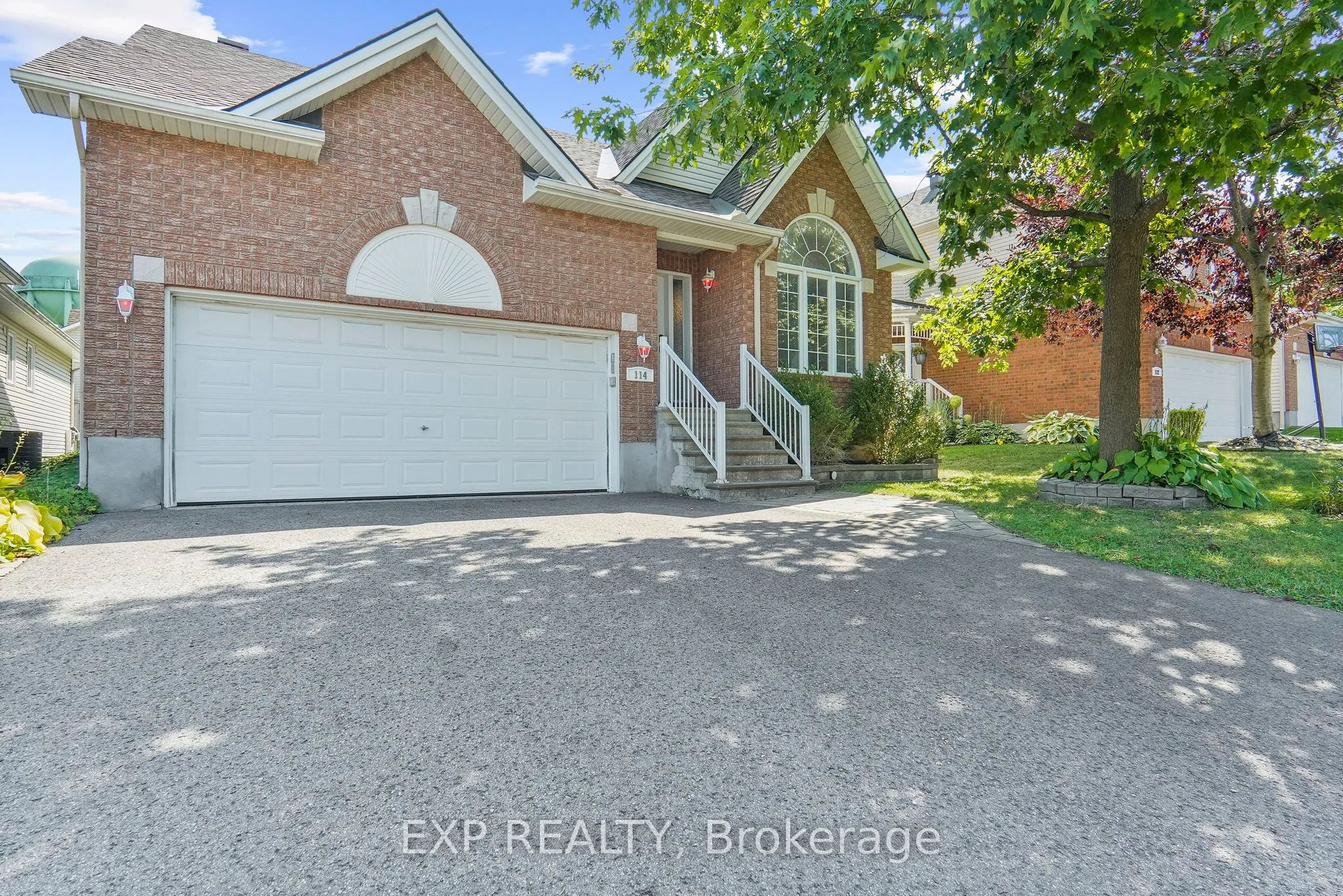 114 ECHOWOODS Avenue, ON K2S 2E7