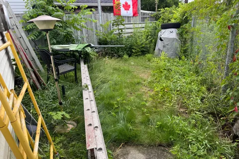 12 Helen Street, ON K7A 2M3