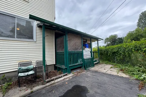 12 Helen Street, ON K7A 2M3