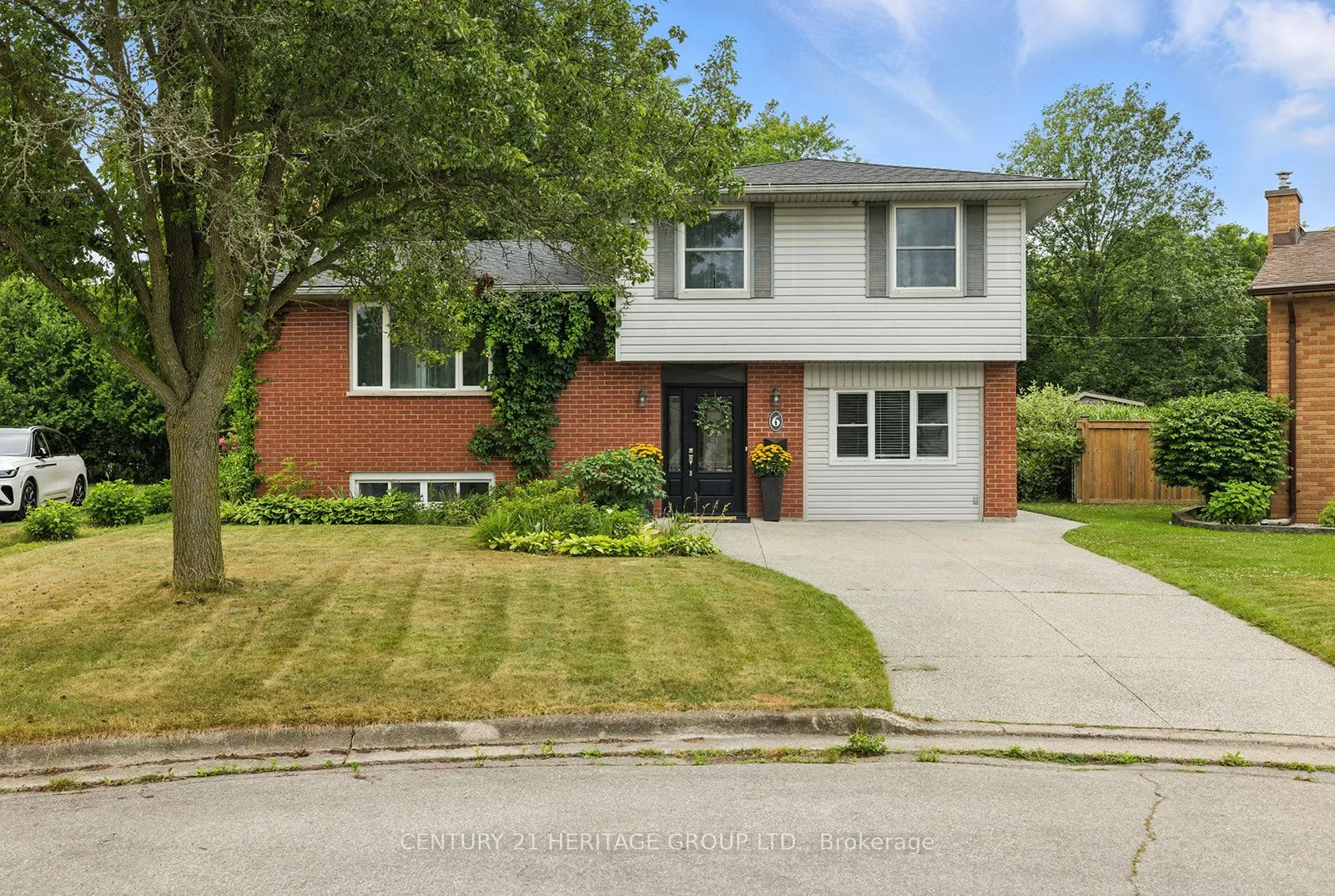 6 Pinehurst Place, ON N5P 3X4