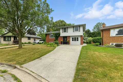 6 Pinehurst Place, ON N5P 3X4