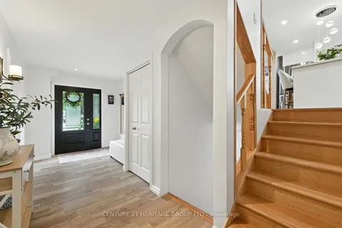 6 Pinehurst Place, ON N5P 3X4