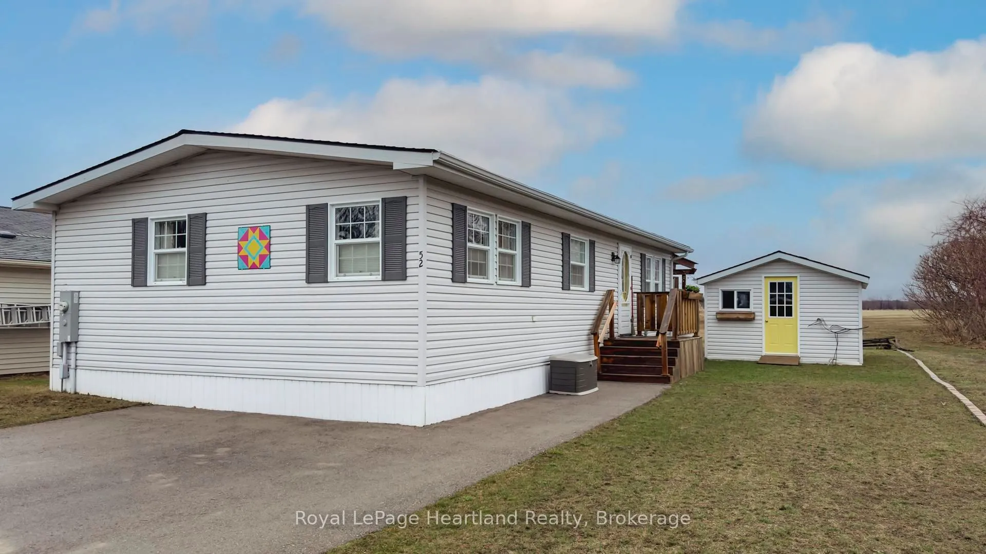 52 ALGONQUIN Lane, ON N7A 3Y2