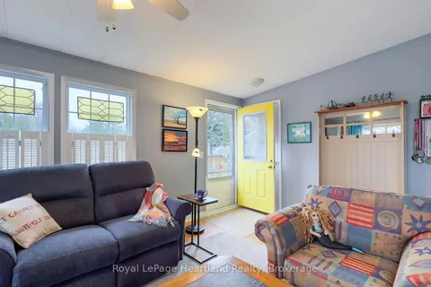 52 ALGONQUIN Lane, ON N7A 3Y2