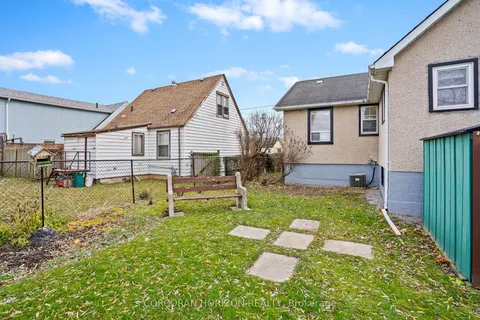 11 BEVERLY Street, ON L2P 2J9