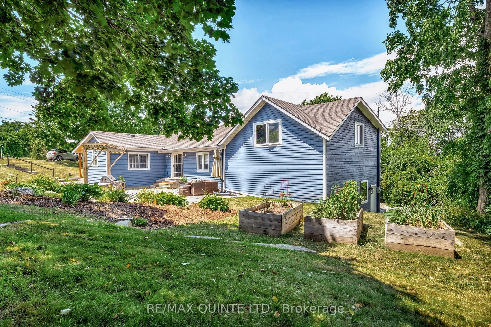 14 Eastern Avenue, ON K8N 4Z1