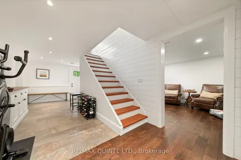 14 Eastern Avenue, ON K8N 4Z1