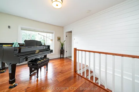 14 Eastern Avenue, ON K8N 4Z1