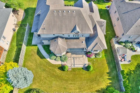 7995 CATHEDRAL Drive, ON L2H 2Z2