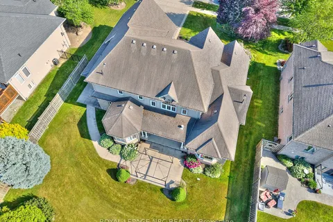 7995 CATHEDRAL Drive, ON L2H 2Z2