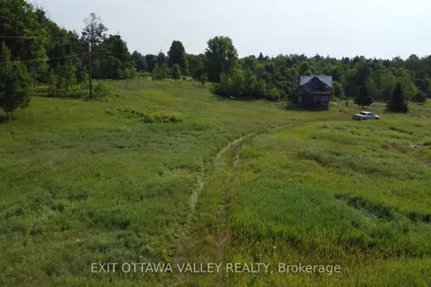 272 Round Lake Road, ON K0J 2A0