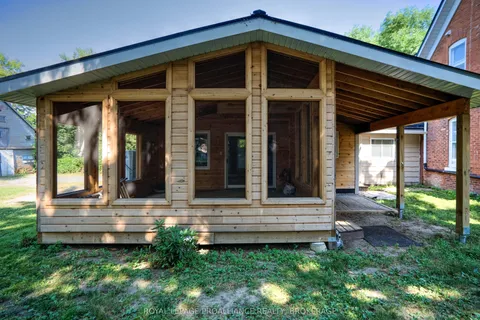 6 Spring Street, ON K0G 1X0