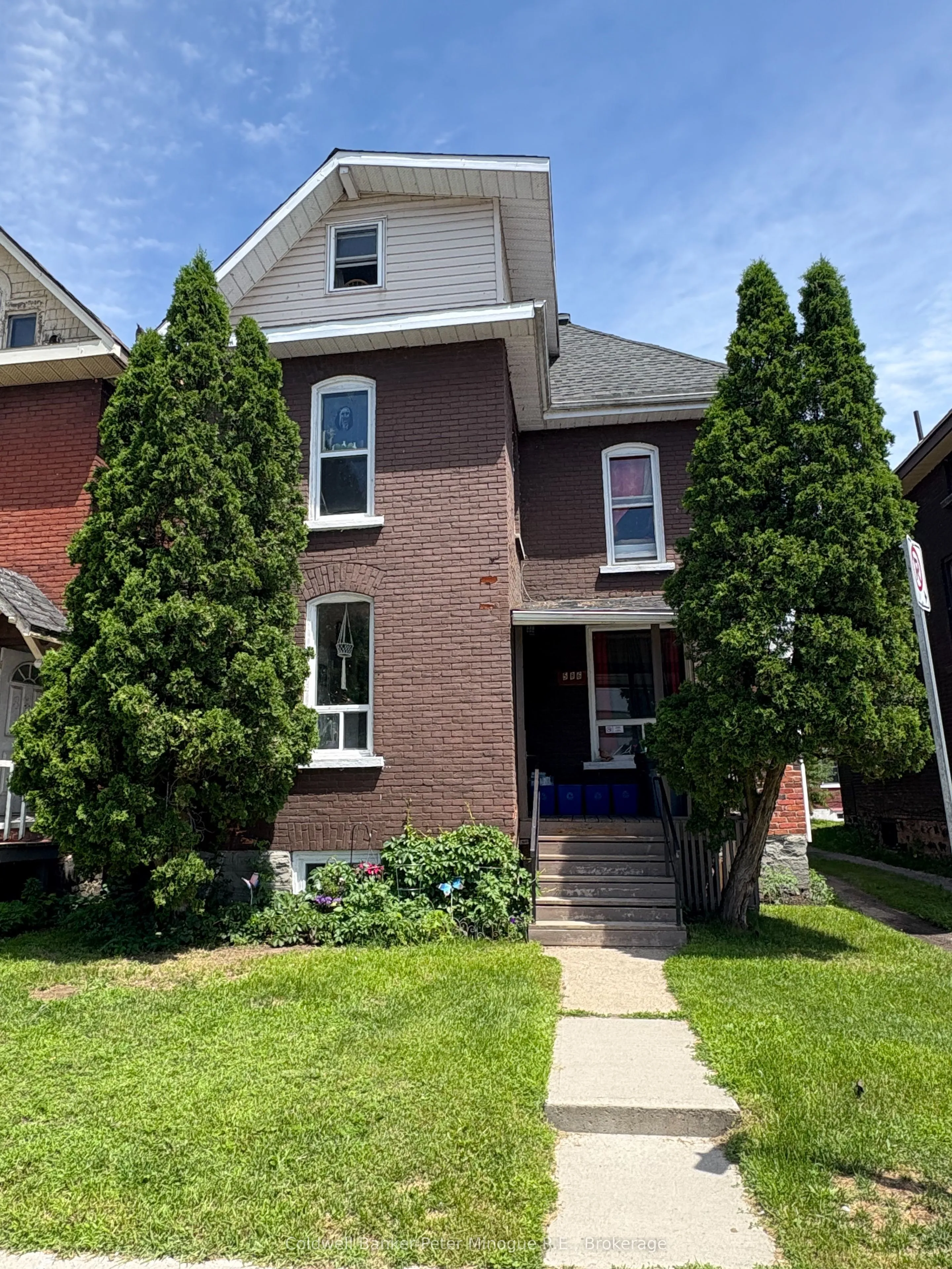 586 Main Street, ON P1B 1B8