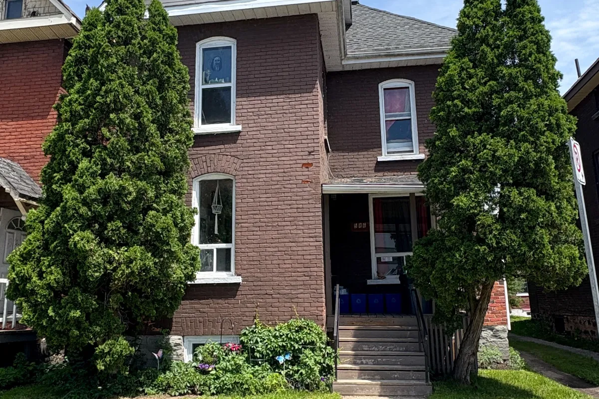 586 Main Street, ON P1B 1B8