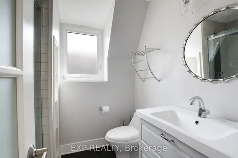 22 Delaware Avenue, ON K2P 0Z3