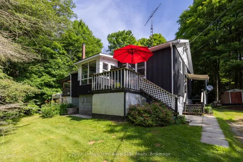 9 Woods Lane, ON P2A 2W8