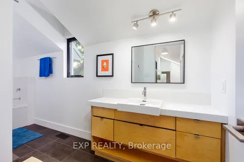 179 MOUNTBATTEN Avenue, ON K1H 5V6