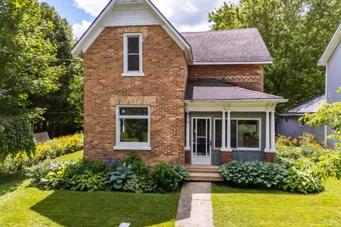 16 Peter Street, ON N0C 1E0