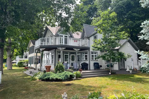 105 Fraser Lane, ON K6V 7E2