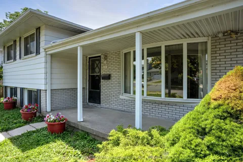 344 Norman Rogers Drive, ON K7M 2R8
