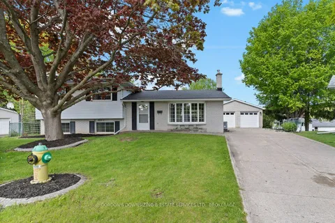 757 Louis Court, ON K7M 6E9