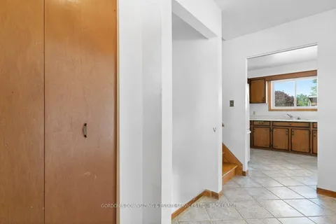 757 Louis Court, ON K7M 6E9