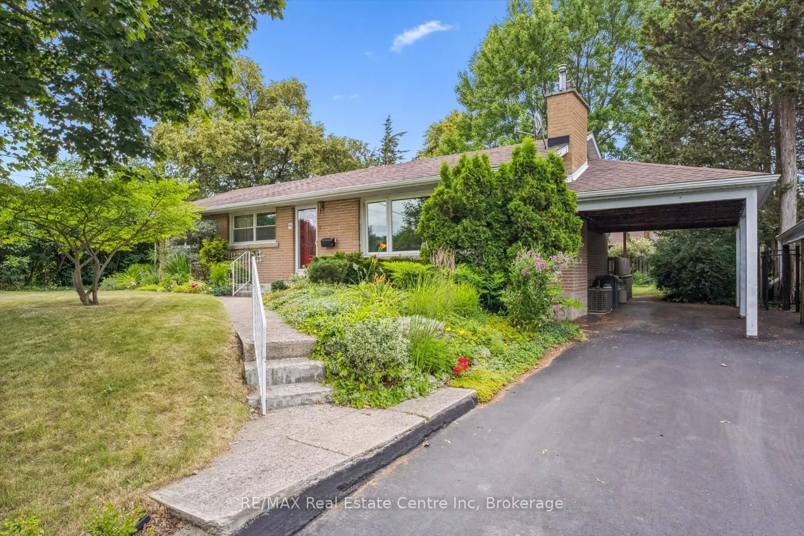 29 Echo Drive, ON N1G 1H1