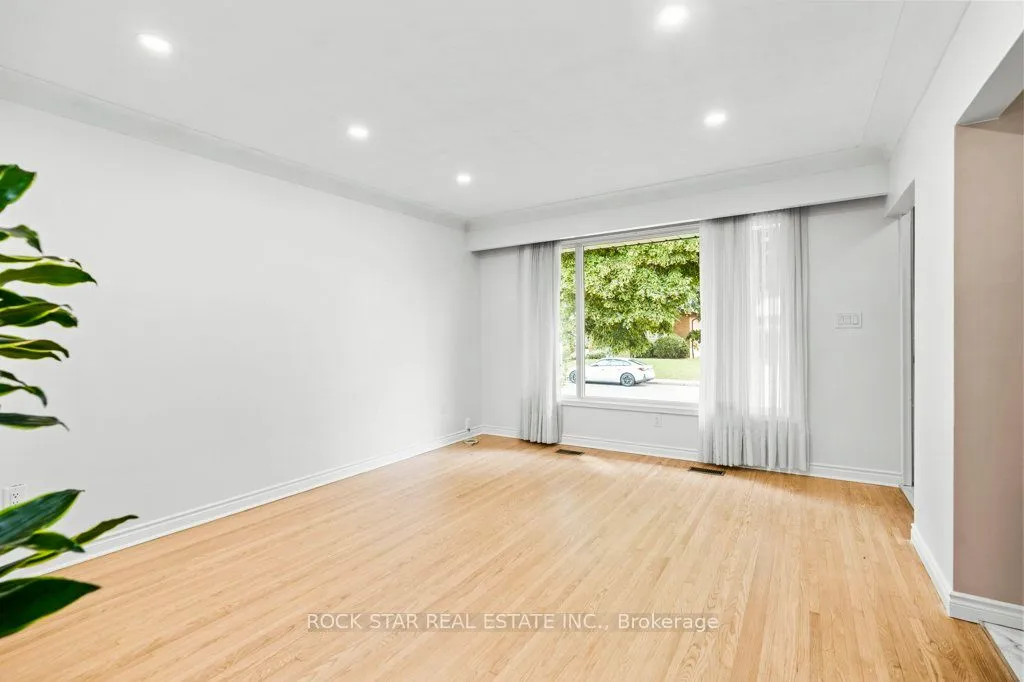 25 Greeningdon Drive, ON L9A 3A8